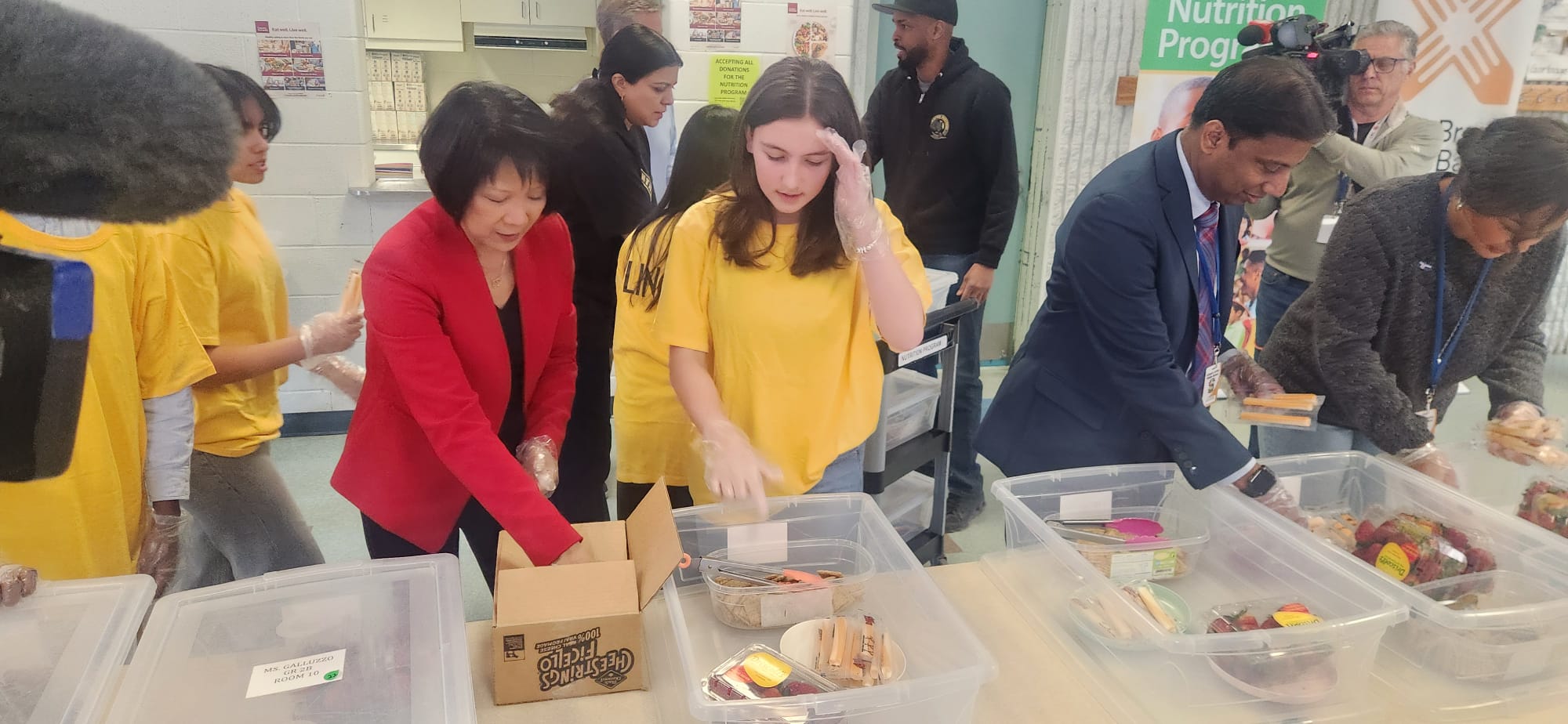 Olivia Chow visits IJMS Open Gallery