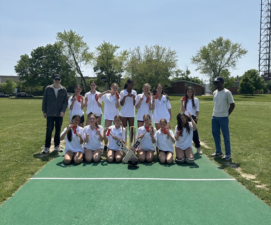 8 girls cricket