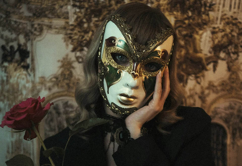row-arts-mask